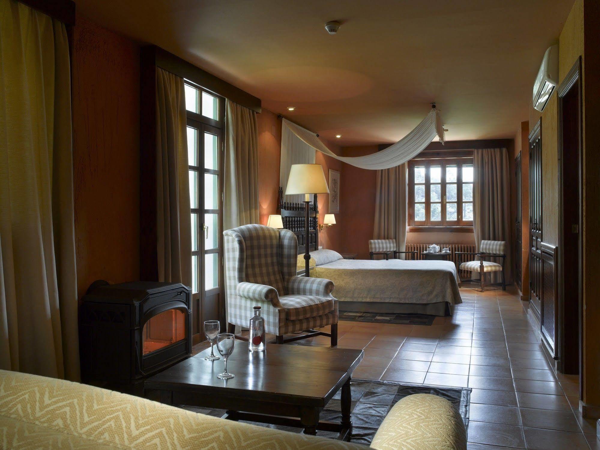 Parador De קאסורלה מראה חיצוני תמונה